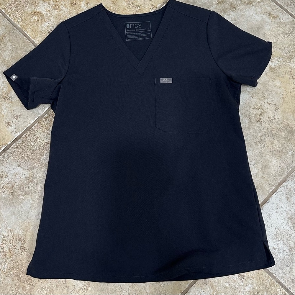 Figs catarina one pocket scrub top charcoal